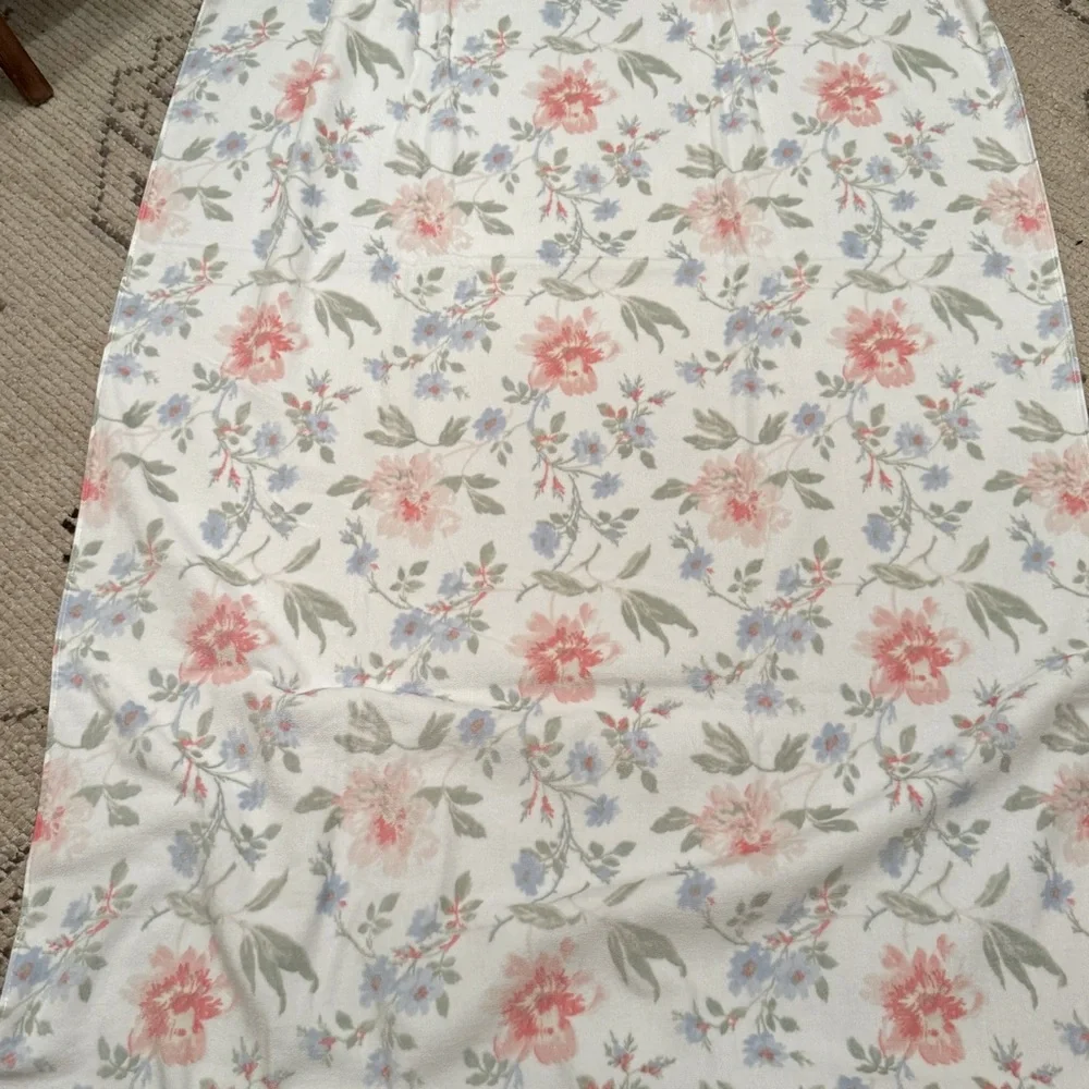 New Laura Ashley Emilie Foral Pink Beach 1/ Towel 100% Cotton Velour 36